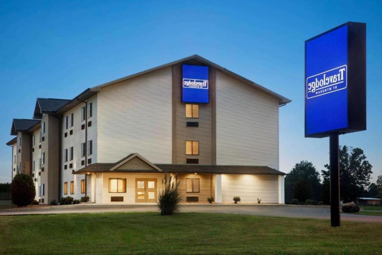 ทราเวลลอดจ์ บาย วินด์แฮม ลิโวเนีย Hotel Livonia ภายนอก รูปภาพ